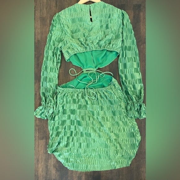 Vici Dee Ally Green Dress - Picture 4 of 7